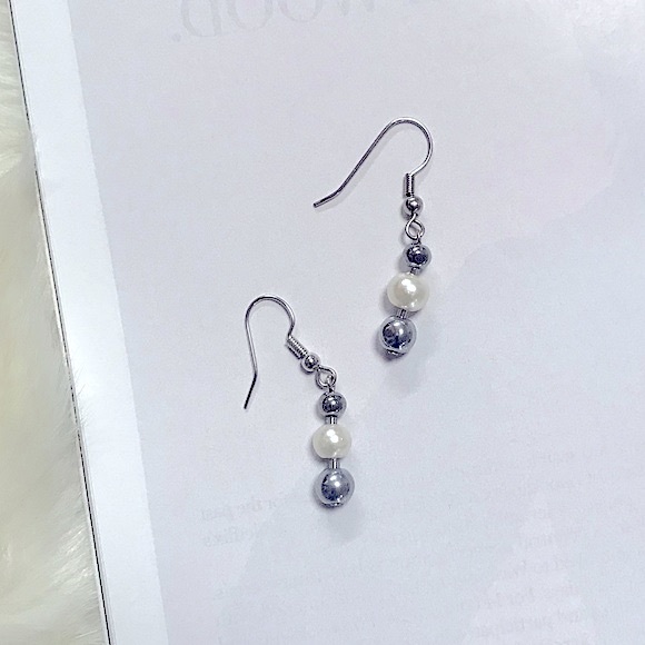 🆕Classy•Chic Silver Hypoallergenic Pearly Beaded Dangles Earrings 4_Pierced👂🏻 - Picture 4 of 15